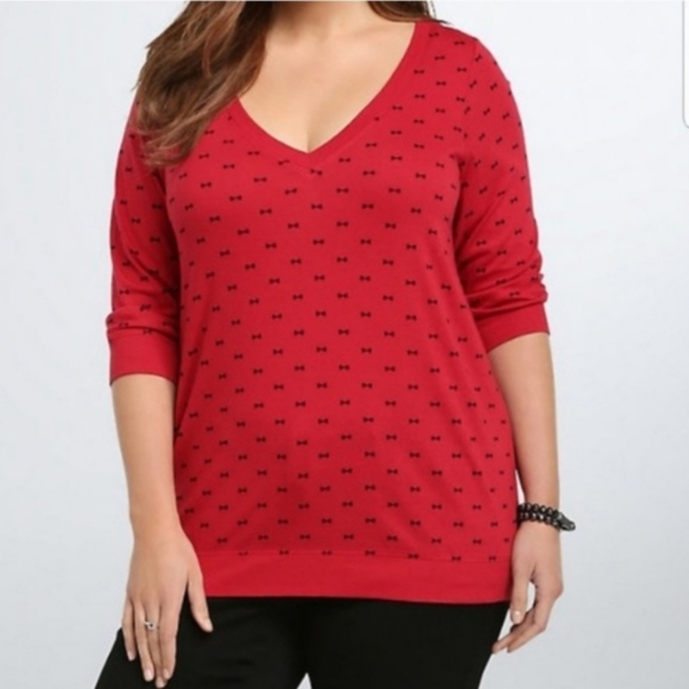 Torrid 3/4 sleeve Red Bow Shirt